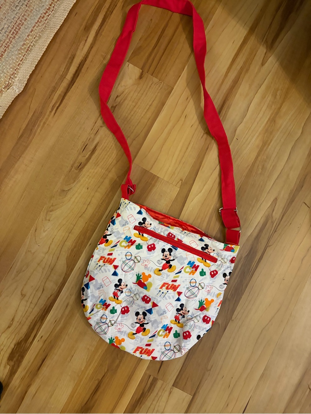 Source Unknown White Multicolor Mickey Print Crossbody Bag with Red Strap